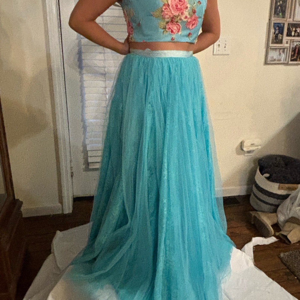Stunning Sherri Hill 2Pc Formal-Size 0 - Picture 14 of 14